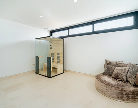 Villa en venta en La Alqueria, Benahavis