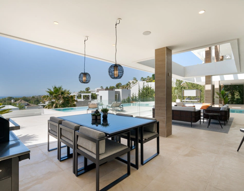 Villa en venta en La Alqueria, Benahavis
