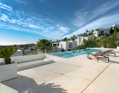 Villa en venta en La Alqueria, Benahavis