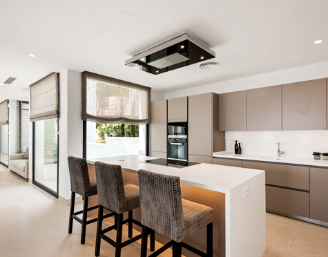 Villa en venta en La Alqueria, Benahavis