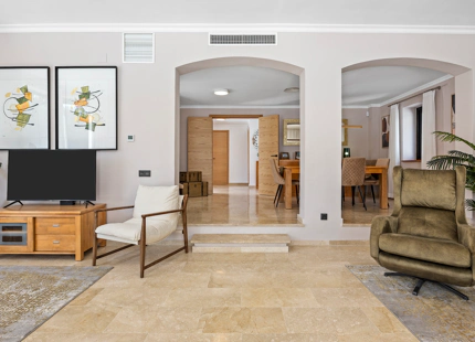 ELEGANTE VILLA DE LUJO CON EXCEPCIONAL VIDA AL AIRE LIBRE EN EL PARAÍSO ALTO, BENAHAVÍS