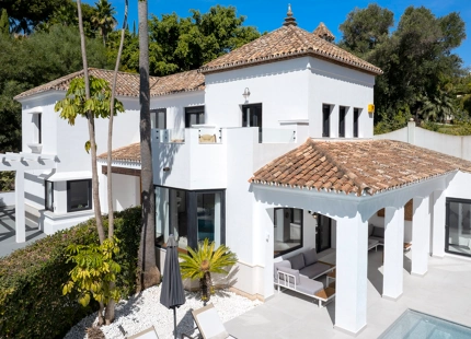 ELEGANTE VILLA DE LUJO CON EXCEPCIONAL VIDA AL AIRE LIBRE EN EL PARAÍSO ALTO, BENAHAVÍS