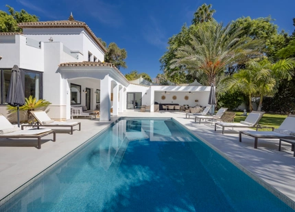 ELEGANTE VILLA DE LUJO CON EXCEPCIONAL VIDA AL AIRE LIBRE EN EL PARAÍSO ALTO, BENAHAVÍS