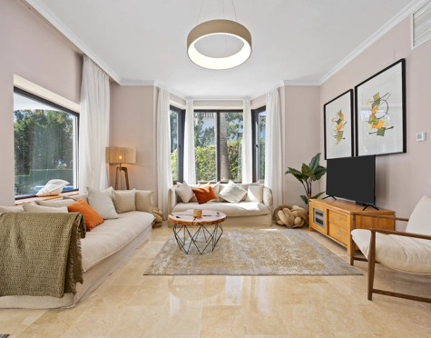 Villa for sale in Paraiso Alto, Benahavis