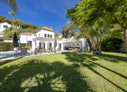 ELEGANTE VILLA DE LUJO CON EXCEPCIONAL VIDA AL AIRE LIBRE EN EL PARAÍSO ALTO, BENAHAVÍS