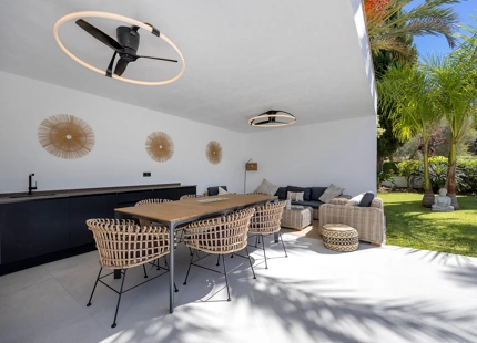 ELEGANTE VILLA DE LUJO CON EXCEPCIONAL VIDA AL AIRE LIBRE EN EL PARAÍSO ALTO, BENAHAVÍS