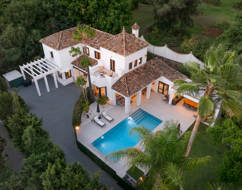 ELEGANTE VILLA DE LUJO CON EXCEPCIONAL VIDA AL AIRE LIBRE EN EL PARAÍSO ALTO, BENAHAVÍS
