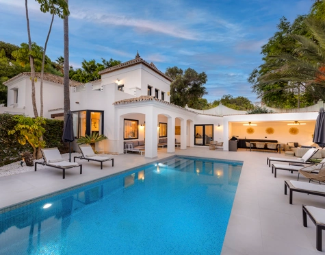 Villa for sale in Paraiso Alto, Benahavis