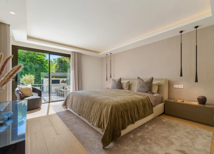 VILLA DE LUJO CON INCREÍBLES ESPACIOS EXTERIORES Y CARACTERÍSTICAS EN MARBELLA