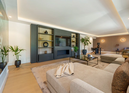 VILLA DE LUJO CON INCREÍBLES ESPACIOS EXTERIORES Y CARACTERÍSTICAS EN MARBELLA