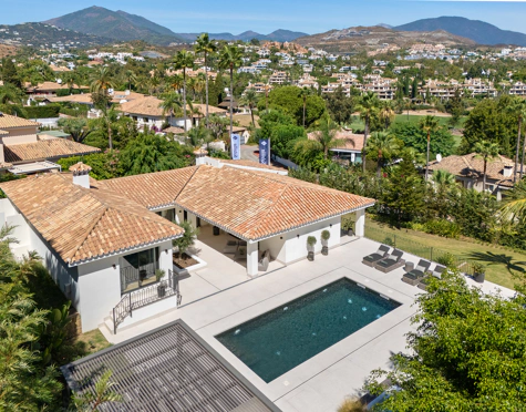 Villa for sale in Nueva Andalucia, Marbella
