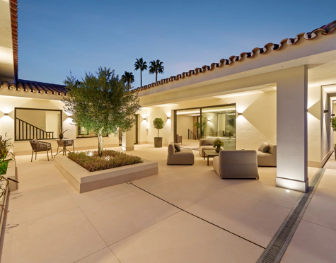 Villa for sale in Nueva Andalucia, Marbella