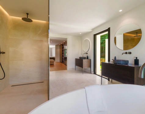 Villa for sale in Nueva Andalucia, Marbella