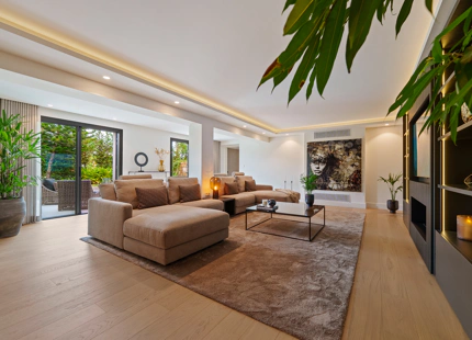 VILLA DE LUJO CON INCREÍBLES ESPACIOS EXTERIORES Y CARACTERÍSTICAS EN MARBELLA