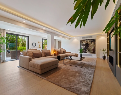 Villa for sale in Nueva Andalucia, Marbella