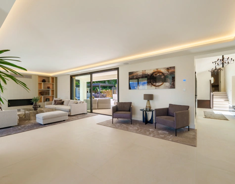 Villa for sale in Nueva Andalucia, Marbella