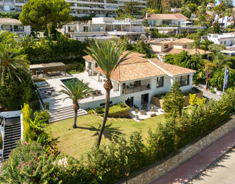 Villa for sale in Nueva Andalucia, Marbella