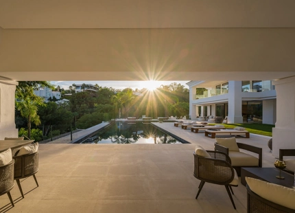 VILLA EXCEPCIONAL CON CARACTERÍSTICAS INCREÍBLES Y VISTAS PANORÁMICAS EN LA QUINTA, BENAHAVÍS