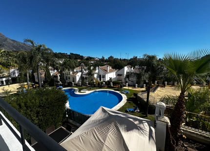 APARTAMENTO DE 2 DORMITORIOS EN PLANTA MEDIA CON VISTAS A LA CONCHA EN NUEVA ANDALUCÍA