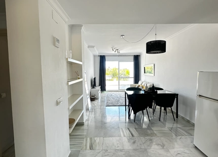 APARTAMENTO DE 2 DORMITORIOS EN PLANTA MEDIA CON VISTAS A LA CONCHA EN NUEVA ANDALUCÍA