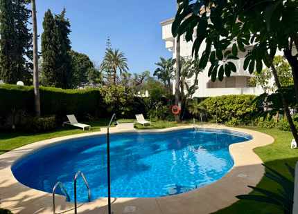 ÁTICO DÚPLEX CON ENCANTO EN GUADALMINA BAJA