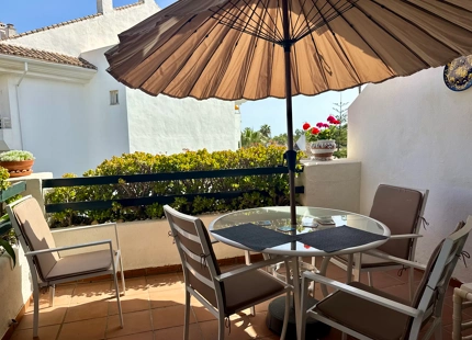 ÁTICO DÚPLEX CON ENCANTO EN GUADALMINA BAJA