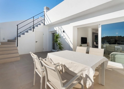 CONTEMPORARY SEA VIEW PENTHOUSE WITH ROOFTOP TERRACE IN LA QUINTA