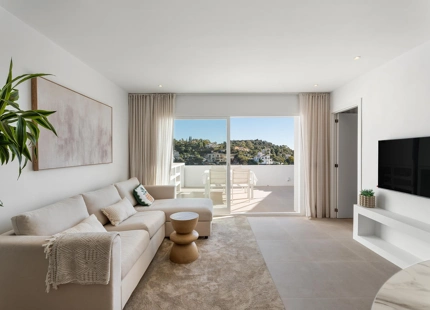 CONTEMPORARY SEA VIEW PENTHOUSE WITH ROOFTOP TERRACE IN LA QUINTA