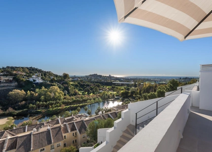 CONTEMPORARY SEA VIEW PENTHOUSE WITH ROOFTOP TERRACE IN LA QUINTA