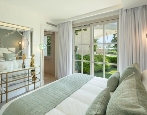 Villa en venta en Aloha, Nueva Andalucia