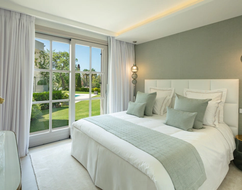 Villa en venta en Aloha, Nueva Andalucia