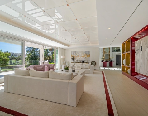 Villa en venta en Aloha, Nueva Andalucia