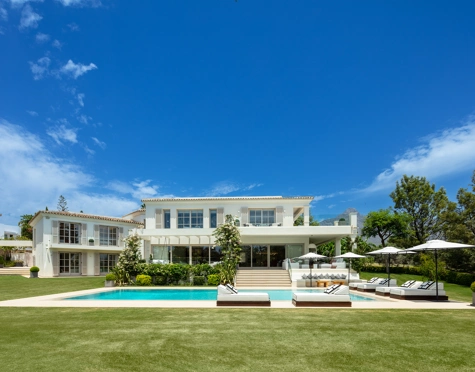 Villa en venta en Aloha, Nueva Andalucia