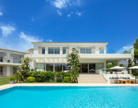 Villa en venta en Aloha, Nueva Andalucia
