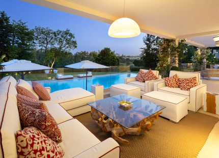 VILLA ELEGANTE EN PRIMERA LÍNEA DE GOLF EN NUEVA ANDALUCÍA