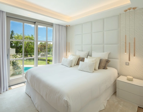 Villa en venta en Aloha, Nueva Andalucia