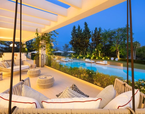 Villa en venta en Aloha, Nueva Andalucia