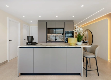 APARTAMENTO DE TRES DORMITORIOS A ESTRENAR CON VISTAS AL MAR A PASOS DE LA PLAYA