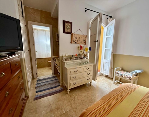 THREE STOREY ANDALUSIAN STYLE TOWNHOUSE WITH STRONG POTENTIAL IN NUEVA ANDALUCÍA