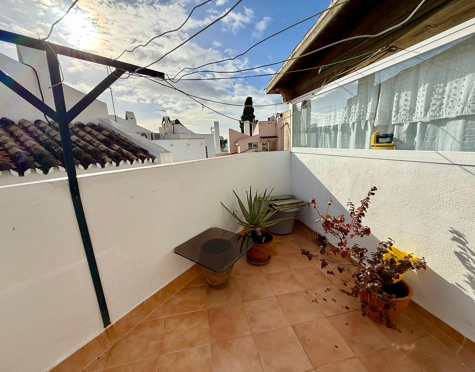 THREE STOREY ANDALUSIAN STYLE TOWNHOUSE WITH STRONG POTENTIAL IN NUEVA ANDALUCÍA