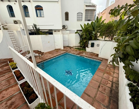 THREE STOREY ANDALUSIAN STYLE TOWNHOUSE WITH STRONG POTENTIAL IN NUEVA ANDALUCÍA