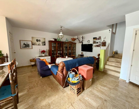 THREE STOREY ANDALUSIAN STYLE TOWNHOUSE WITH STRONG POTENTIAL IN NUEVA ANDALUCÍA
