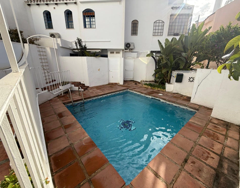 THREE STOREY ANDALUSIAN STYLE TOWNHOUSE WITH STRONG POTENTIAL IN NUEVA ANDALUCÍA