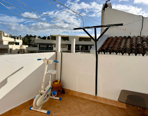 THREE STOREY ANDALUSIAN STYLE TOWNHOUSE WITH STRONG POTENTIAL IN NUEVA ANDALUCÍA