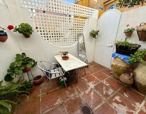 THREE STOREY ANDALUSIAN STYLE TOWNHOUSE WITH STRONG POTENTIAL IN NUEVA ANDALUCÍA