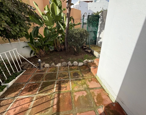 THREE STOREY ANDALUSIAN STYLE TOWNHOUSE WITH STRONG POTENTIAL IN NUEVA ANDALUCÍA