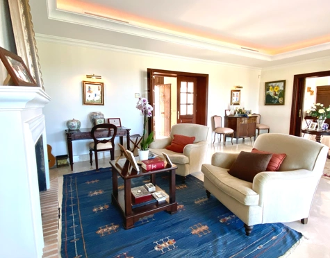 Villa for sale in Los Flamingos, Benahavis