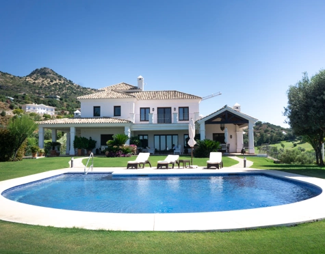 Villa for sale in Los Flamingos, Benahavis