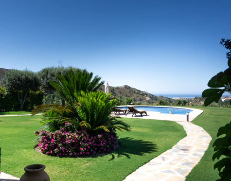 Villa for sale in Los Flamingos, Benahavis