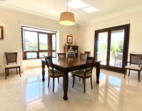 Villa for sale in Los Flamingos, Benahavis